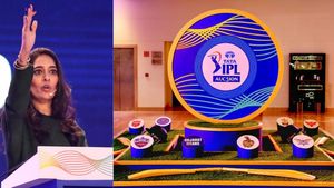 IPL Auction 2024 - ஹாட் ஸ்டாரில் பார்க்க முடியாது.. மொபைலில் எப்படி பார்ப்பது? JioCinemaவில் வருமா?
