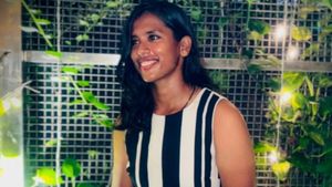 WPL தொடரில் களமிறங்கும் முதல் தமிழ்ப்பெண்.. டாக்ஸி டிரைவர் மகள் படைத்த சாதனை.. எப்படி தெரியுமா?