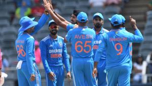 27.3 ஓவரில் முடிந்த போட்டி. தென்னாப்பிரிக்காவை 116 ரன்னில் சுருட்டிய இந்தியா.. இளம் வீரர்கள் அபாரம்