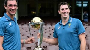 IPL 2024 - கம்மின்ஸ், ஸ்டார்க், ஷாரூக் கான்.. சிஎஸ்கே நிர்வாகம் மூவர் மீது கண் வைக்க காரணம் என்ன?