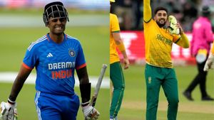 IND vs SA - இந்திய கேப்டனுக்கு அவமரியாதை? ஷூவை கையில் எடுத்த தென்னாப்பிரிக்க வீரர்.. என்ன நடந்தது?