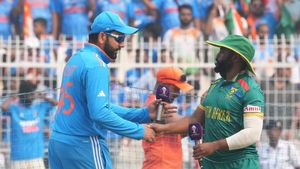 IND vs SA : உலகக்கோப்பை கேப்டனை அணியில் இருந்தே நீக்கிய தென்னாப்பிரிக்கா.. இந்திய அணிக்கு எதிராக புதிய கேப்டன்