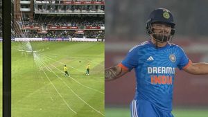 IND vs SA - என்னா அடி! ரிங்கு சிங் அடித்த சிக்சர்.. உடைந்த மைதான கண்ணாடி.. பேய் ஆட்டம் சார்!