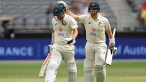 AUS vs WI : உலகக்கோப்பை நாயகனுக்கு தலைகுனிவு.. தோல்விக்கு காரணமே இவர்தான்.. வெஸ்ட் இண்டீஸ் பாடம்