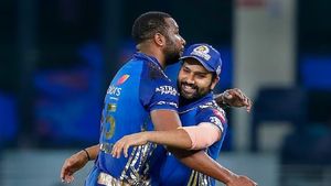 மும்பை இந்தியன்ஸ் மீது பொலார்ட் கோபம்.. அம்பானி குடும்பத்தை தாக்கி மறைமுக பதிவு.. என்ன தான் நடக்குது