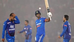 முதல் மாடி, 2வது மாடி, 3வது மாடி.. ஹாட்ரிக் ரிக்ஸை ரகரகமாக அடித்த சிவம் துபே.. பாவம்யா முகமது நபி!