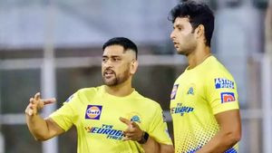 சிஎஸ்கேவின் முக்கிய ஆல்ரவுண்டருக்கு காயம்.. IPL போட்டியிலிருந்து விலகல்? போட்டு வச்ச பிளான் போச்சே!