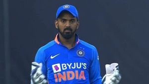 விடாது கருப்பாக பின்தொடரும் காயம்.. லண்டனுக்கு சென்ற கேஎல் ராகுல்.. என்னதான்யா பிரச்சனை உனக்கு?