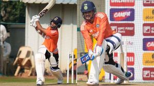 IND vs ENG : இந்திய பேட்ஸ்மேன்கள் பயிற்சியில் செய்த வேலையைப் பாருங்க.. ஜெயிப்பதற்காக அதிரடி திட்டம்