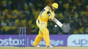 IPL 2024 : காயமடைந்த கான்வே.. சிஎஸ்கே அணியின் அடுத்த தொடக்க வீரர்.. இளம் வீரருக்கு அடித்த ஜாக்பாட்!