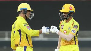 CSK vs RCB : தலைவா.. இதுதான் நீங்க சொன்ன புதிய ரோலா? ஒருநாளுக்கு முன் தோனி கொடுத்த ட்விஸ்ட்!