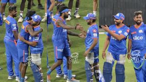 IPL - மும்பை அணியில் ஓய்ந்த மோதல்.. ரோகித்தை கட்டி அணைத்த கேப்டன் ஹர்திக் பாண்டியா - வீடியோ