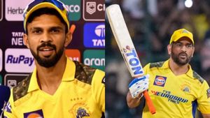 CSK vs RCB : கேப்டனாக ருதுராஜ் கெய்க்வாட்.. இம்பேக்ட் பிளேயராக பேட்டிங்.. தோனியின் திட்டம் என்ன?
