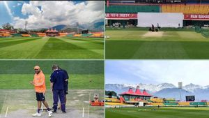 IND vs ENG : தரம்சாலா மைதான பிட்ச் ரிப்போர்ட்.. டாஸ் வென்றால் என்ன செய்ய வேண்டும்? முழு விவரம்!