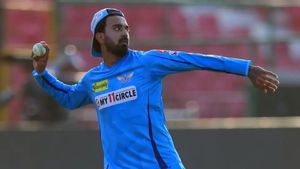 IPL 2024 : கே எல் ராகுல் வைத்த ட்விஸ்ட்.. திடீரென மாறிய கேப்டன்.. LSG அணியில் என்ன தான் நடக்குது?