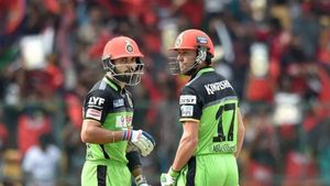 IPL Classics- 144 ரன்கள் வித்தியாசத்தில் வென்ற ஆர்சிபி.. கோலி, டிவில்லியர்ஸ் சதம்..குஜராத் படுதோல்வி