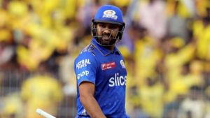 எப்புட்றா.. ஹேர் டிரான்ஸ்பிளான்ட் செய்தாரா ரோகித் சர்மா? புதிய சர்ச்சையில் சிக்கிய ஹிட்மேன்!