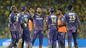 IPL 2024 : ஒன் மேன் ஆர்மி.. டீமுக்காக போராடிய பூரன்.. சோலியை முடித்து அனுப்பிய மிட்செல் ஸ்டார்க்