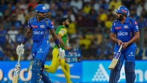 CSK vs MI : ஹர்திக் பாண்டியா மீது வன்மம்? ரோஹித் சர்மா செய்த செயல்.. விளாசும் ரசிகர்கள்