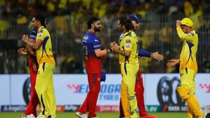 பெங்களூர் நகரில் நின்ற மழை.. சிஎஸ்கே, ஆர்சிபி போட்டிக்காக இரக்கம் காட்டும் வருண பகவான்