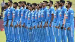 ரசிகர்களுக்கு காது குத்திய பிசிசிஐ.. டி20 உலக கோப்பைக்கு தேர்வான இந்திய அணி வீரர்களின் லட்சணம்