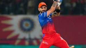 PBKS vs RCB : ஸ்ட்ரைக் ரேட் மீதும் கண் வைத்தேன்.. சதம் மிஸ்ஸானதால் கவலையில்லை.. விராட் கோலி பேட்டி!