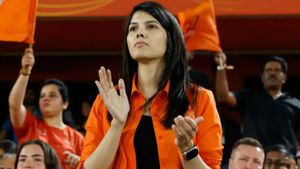 எத்தனை சீசனா கண்ணீர் விட்ருப்பேன்.. இன்று ஐதராபாத் தான் கெத்து.. உற்சாகத்தில் குதித்த காவ்யா மாறன்!