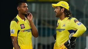 சிஎஸ்கே அணியிலிருந்து விலகிய ஸ்டார் வீரர்.. வழியனுப்பி வைத்த தோனி.. அடுத்த வருசம் வருவாரா?