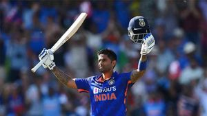 ICC T20 Rankings.. சூர்யகுமார் தொடர்ந்து முதலிடம்.. பவுலிங்கில் இவரை தவிர வேறு இந்தியர் இல்லை