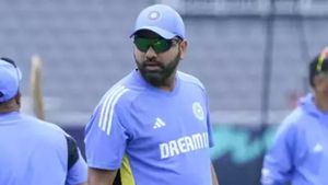 IND vs AUS: பிளேயிங் லெவனில் இந்த தப்பை பண்ணாதீங்க.. ரோஹித்தை எச்சரித்த முக்கிய நபர்..என்ன நடந்தது?