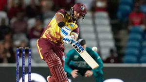 WI vs AFG : 6,5,5,4,4,6,6.. ஒரே ஓவரில் 36 ரன்கள்.. ஆஃப்கானை அலறவிட்ட பூரன்.. ரன் வள்ளலான ஓமர்சாய்!