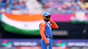 கோலி வெறும் பில்டப்.. ஆனா மேட்ச் ஜெயிச்சு கொடுப்பது வேறு ஒரு வீரர்.. முன்னாள் வீரர் கடும் விமர்சனம்