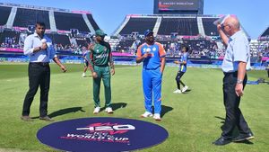 IND vs BAN Toss: முக்கிய வீரருக்கு இந்திய அணியில் இடமில்லை.. 14 வீரர்களுடன் களமிறங்கிய ரோஹித்