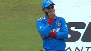 IND vs PAK: பாகிஸ்தான் வீரர்களை பார்த்து கை கொட்டி சிரித்த ரோஹித், கோலி.. படுமோசமான சொதப்பல்
