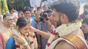 ஐபிஎல் தொடர் முடிந்த உடனே திருமணம்.. காதலியை கரம் பிடித்த தமிழக வீரர்.. மனைவி யார் தெரியுமா?