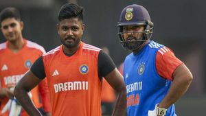 IND vs IRE: 10 வருடம் கழித்து கிடைத்த வாய்ப்பு.. உடைந்து போன சஞ்சு சாம்சன்.. இப்படியா நடக்கணும்?