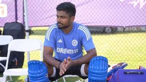 IND vs SL - முதல் டி20 போட்டியில் இந்திய அணியின் பிளேயிங் XI என்ன? சஞ்சு சாம்சனுக்கு இடம் கிடைக்குமா?