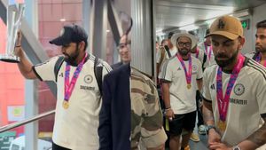 முடிவுக்கு வந்த காத்திருப்பு.. டி20 உலகக்கோப்பையுடன் டெல்லி திரும்பிய இந்திய வீரர்கள்.. மாஸ் வரவேற்பு!