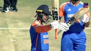 IND vs ZIM: இனி பவுலிங்கே போட மாட்டேன் சாமி.. அபிஷேக் செய்த சம்பவம்.. தெறித்து ஓடிய ஜிம்பாப்வே வீரர்