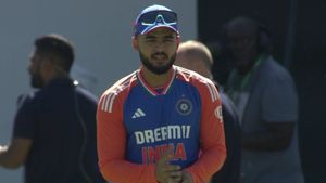 உனக்கு ஓவர் வாய் பா! நான் விளையாடாத உலககோப்பையை பார்க்க மாட்டேன் என சொன்னது என்ன ஆச்சு?