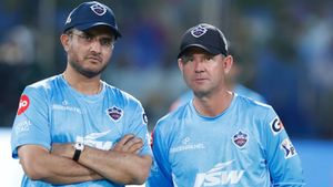 IPL - ஜாம்பவான் கிரிக்கெட் கேப்டனா இருந்தாலும் உலகக்கோப்பை ஜெயிக்கவில்லை.. DC அணி அதிரடி முடிவு