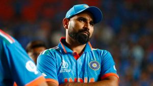 விராட் கோலி, ரோஹித் சர்மா ஓய்வை அறிவித்தால் என்ன.. நானும் ஓய்வு பெற வேண்டுமா.. டென்ஷனான முகமது ஷமி!