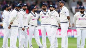 35 வயதில் மீண்டும் கம்பேக் கொடுக்க காத்திருக்கும் 6.4 அடி உயர இந்திய பவுலர்!