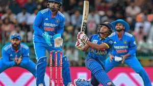 IND vs SL - 2வது ஒருநாள் போட்டியிலும் கடைசி 10 ஓவரில் தடுமாறிய இந்தியா.. வேலையை காட்டிய இலங்கை வீரர்