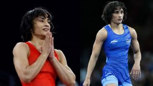 Vinesh Phogat - ஏமாற்றவில்லை.. 100 கிராம் எடைக்கு காரணமே இதுதான்.. கோர்ட்டில் முன்வைக்கப்பட்ட வாதம்