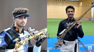 இந்தியாவுக்கு 3வது வெண்கலம்.. துப்பாக்கி சுடுதலில் ஸ்வப்னில் அபாரம்.. தோனியை போல் ரயில்வேயில் பணி
