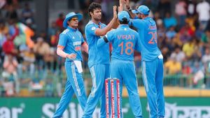 IND vs SL: யாருக்கிட்ட.. ஹர்திக் மாதிரி வர முடியாதா.. பவுலிங்கில் அசத்திய சிவம் துபே.. முதல் சம்பவம்