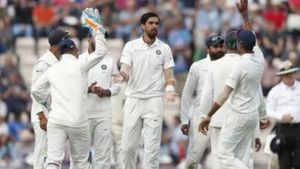 டெஸ்ட் கிரிக்கெட்டில் சொந்த மண்ணில் அதிக விக்கெட்டுகள் வீழ்த்திய இந்திய பாஸ்ட் பவுலர்கள் பட்டியல்