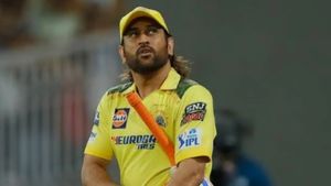 IPL 2025: சிஎஸ்கே-வில் தோனிக்கே இதுதான் கதி.. சம்பளத்தில் கையை வைக்கப் போகும் நிர்வாகம்