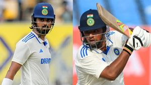16 ரன்கள் எடுக்க தான் அணிக்குள் வந்தீங்களா ராகுல்.. சர்பராஸ் கானை நீக்கியது ஏன்? ரசிகர்கள் ஆத்திரம்